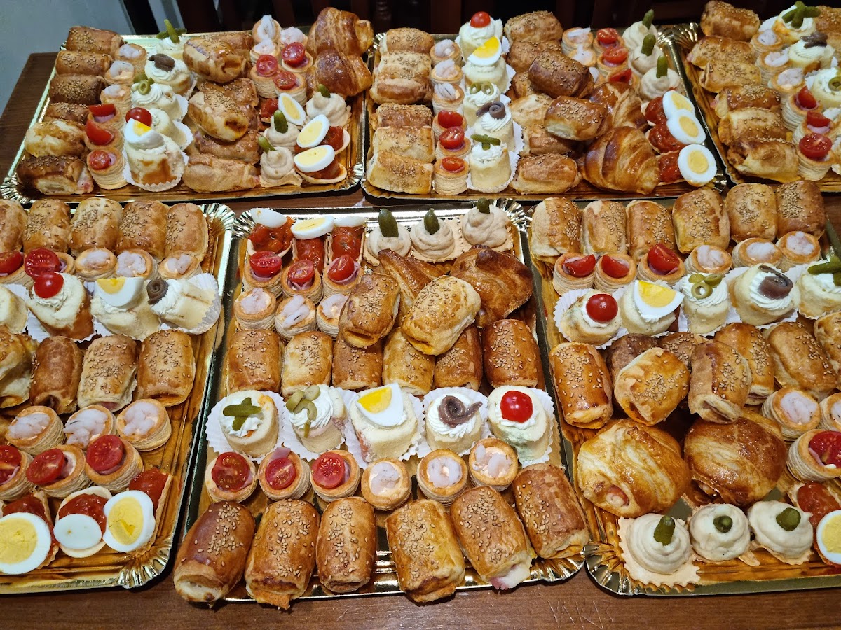 Cafeteria Casa de Comidas La Pavia Pinta Photo 2
