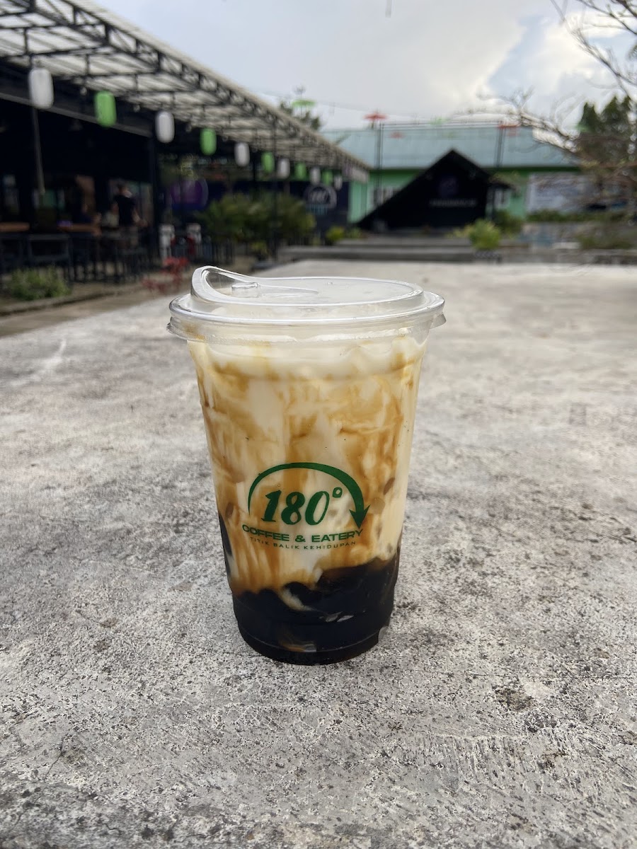 180° COFFEE AND EATERY Photo 3