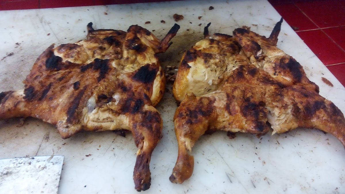 Pollo Feliz Suc. Circonio Photo 8