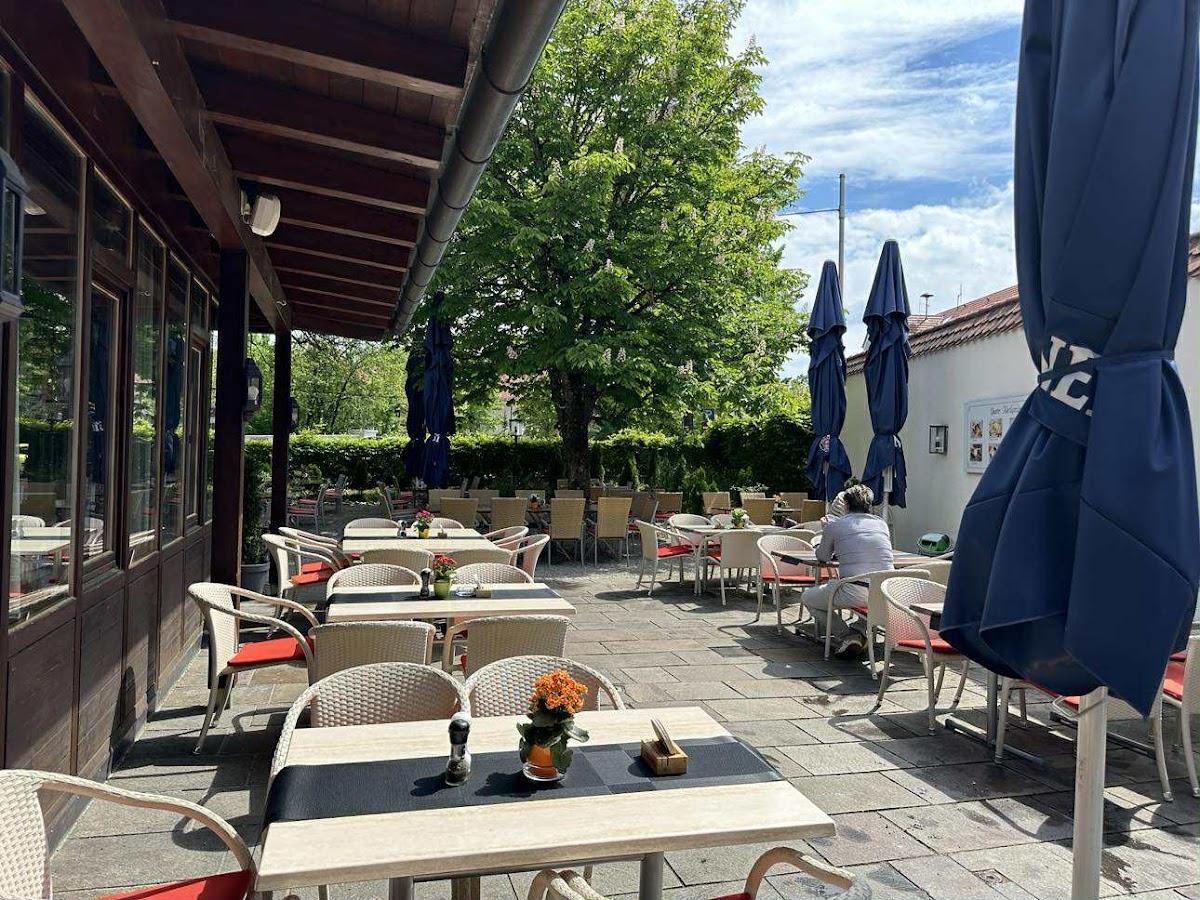 Cristalina Schlossgarten Restaurant & Pizzeria