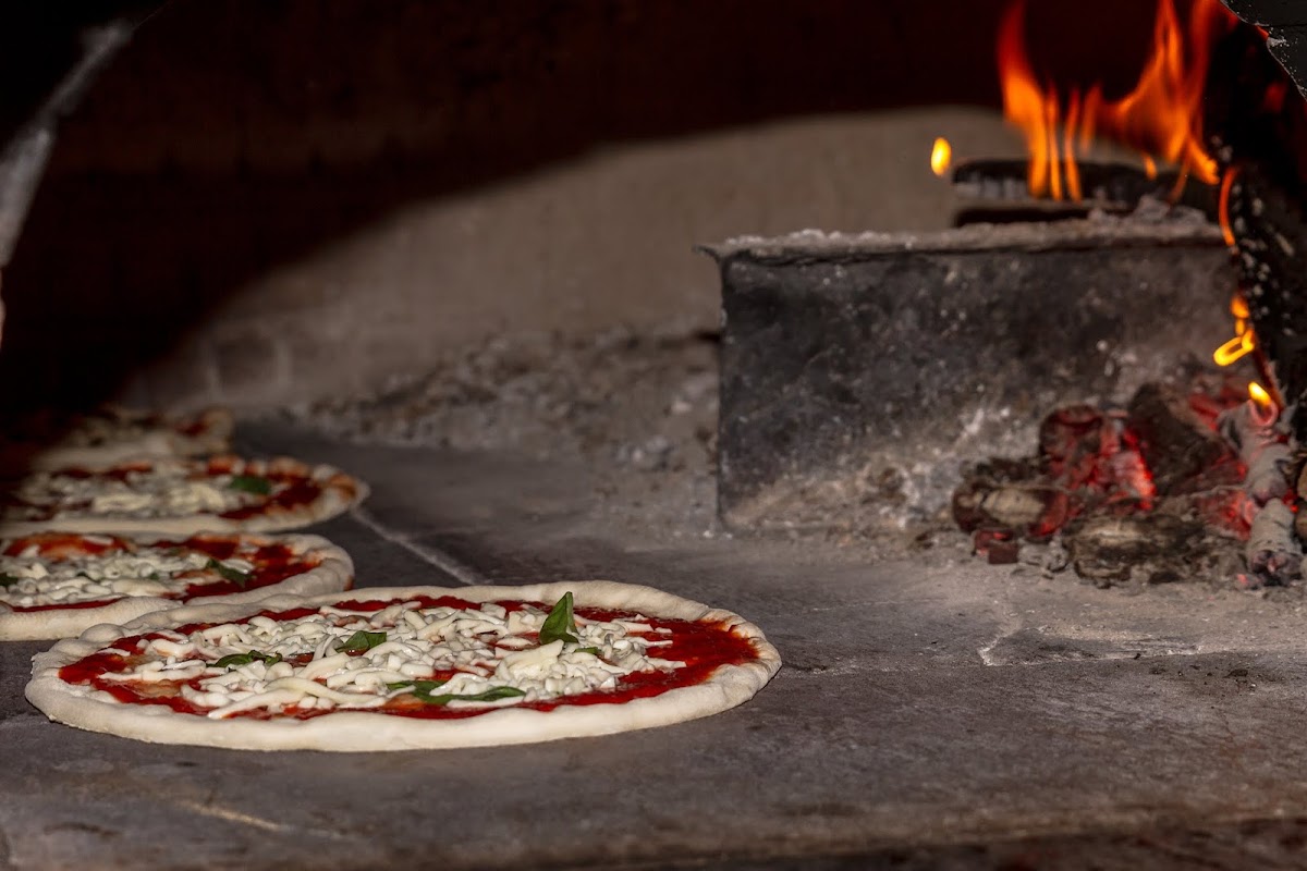 Pizzeria La Rossa Photo 4
