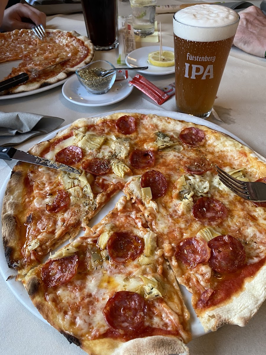 Pizzeria Ristorante Centro Del Mondo Photo 4