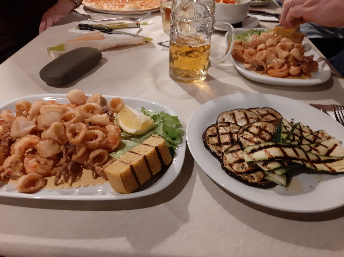 Pizzeria Ristorante Centro Del Mondo Photo 8