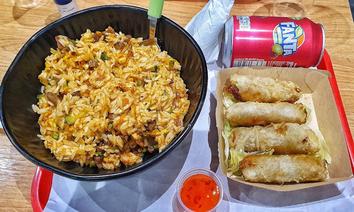 HEAT'S Wok & Burger Photo 5