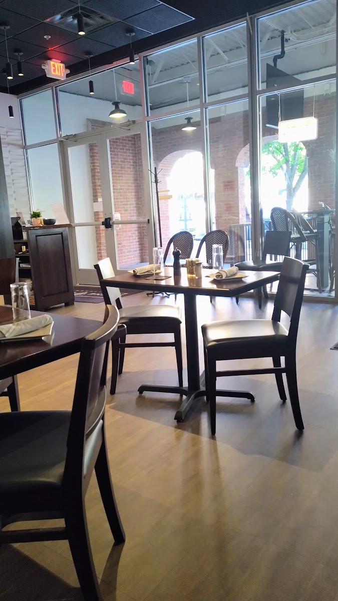 Wine Dive + Kitchen Photo 2