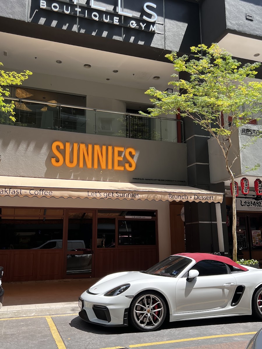 Sunnies • Solaris Dutamas