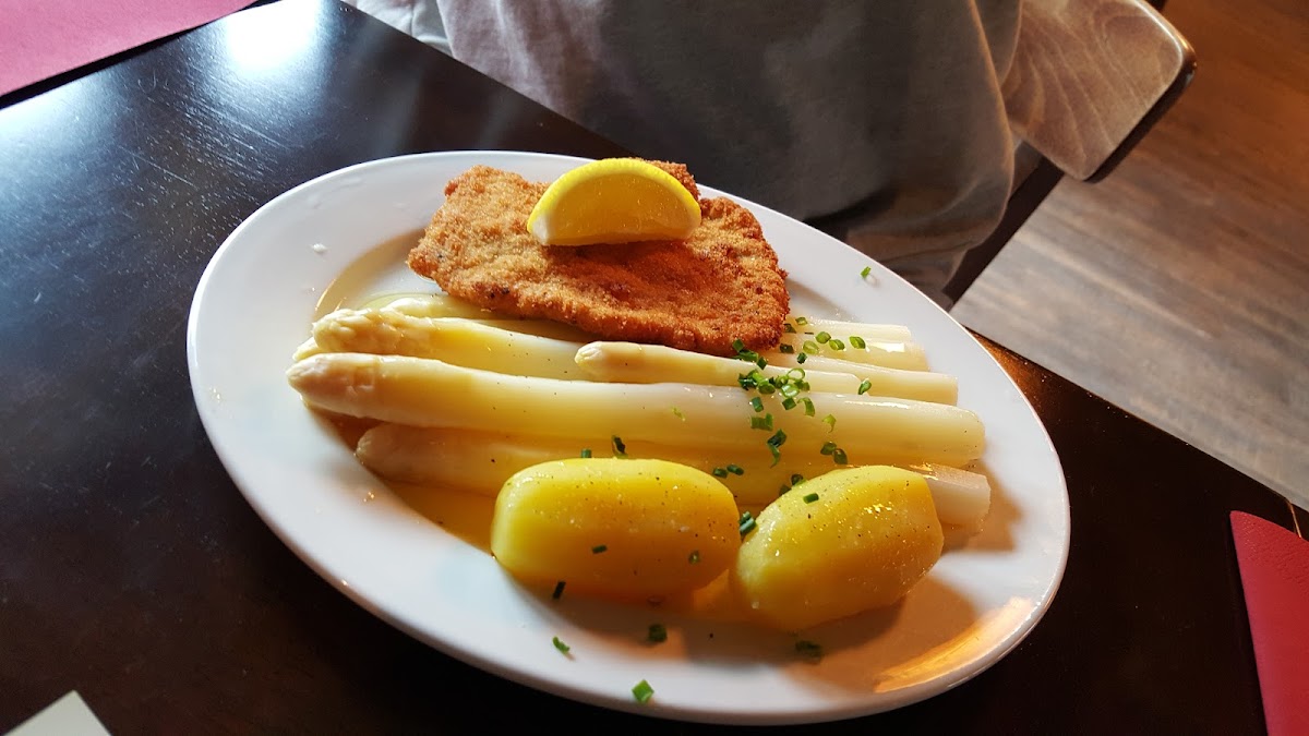 Morgentau Wirtsstube Photo 10
