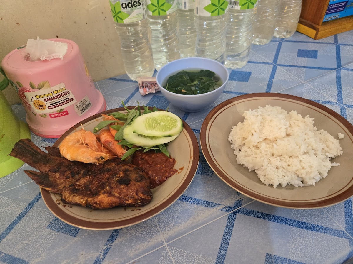 Warung Makan Kamandowo Photo 3