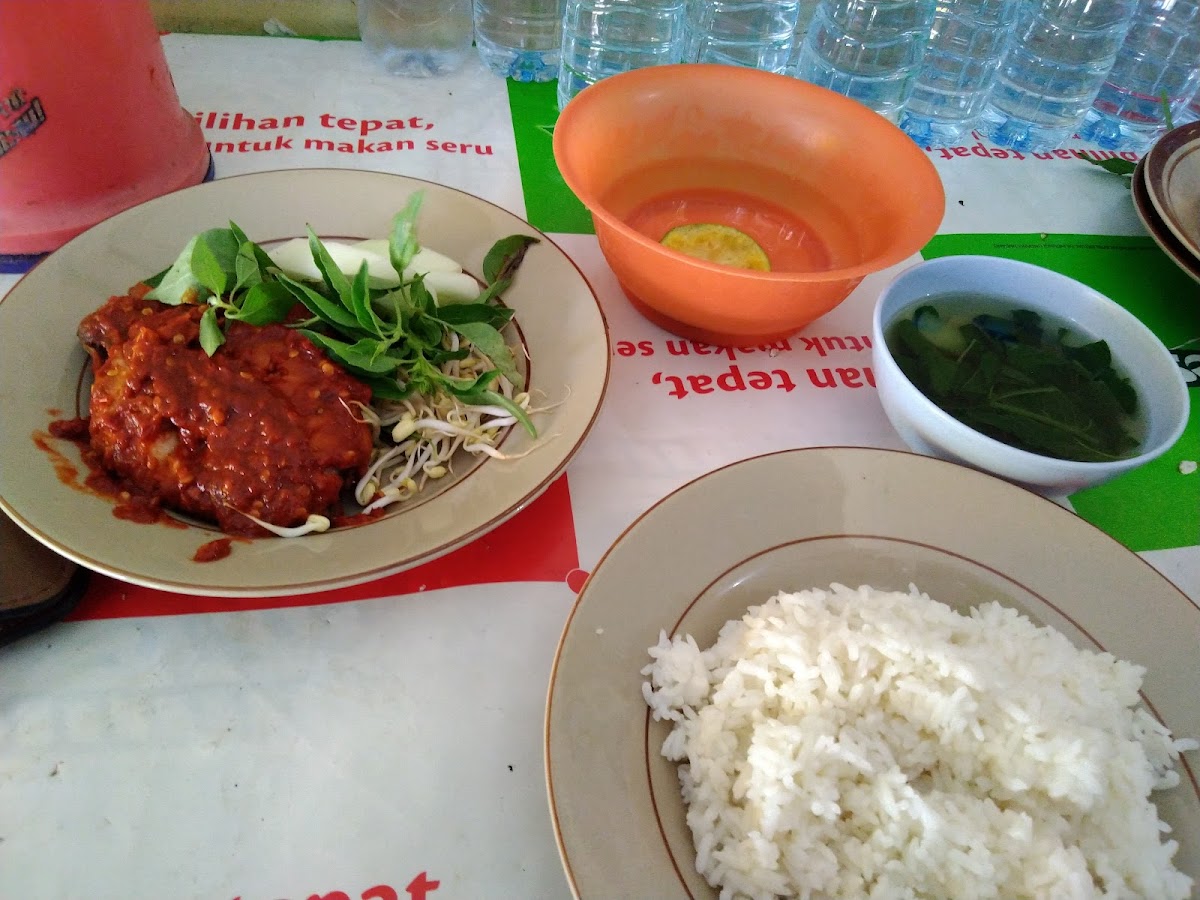 Warung Makan Kamandowo Photo 6