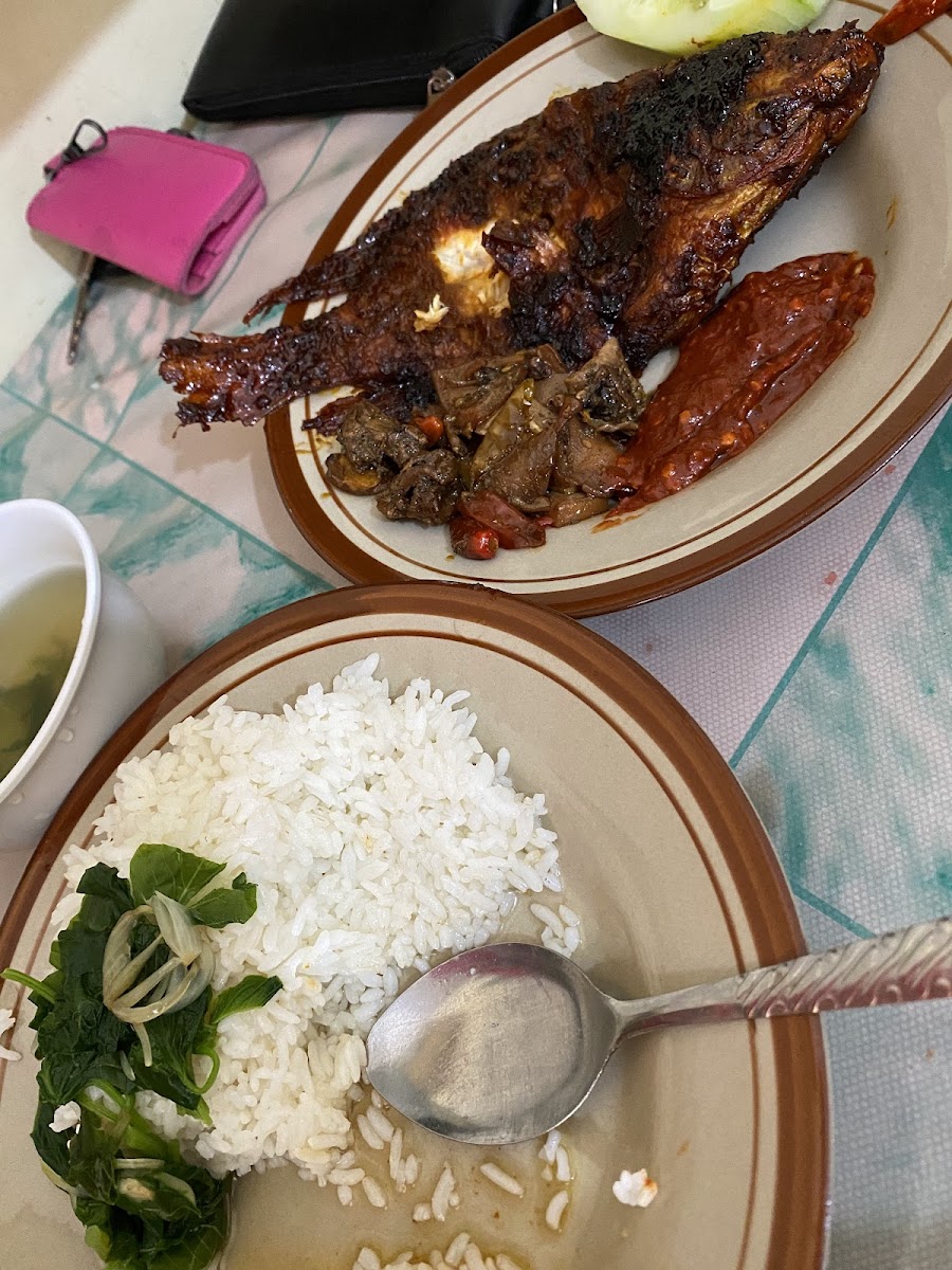 Warung Makan Kamandowo Photo 8