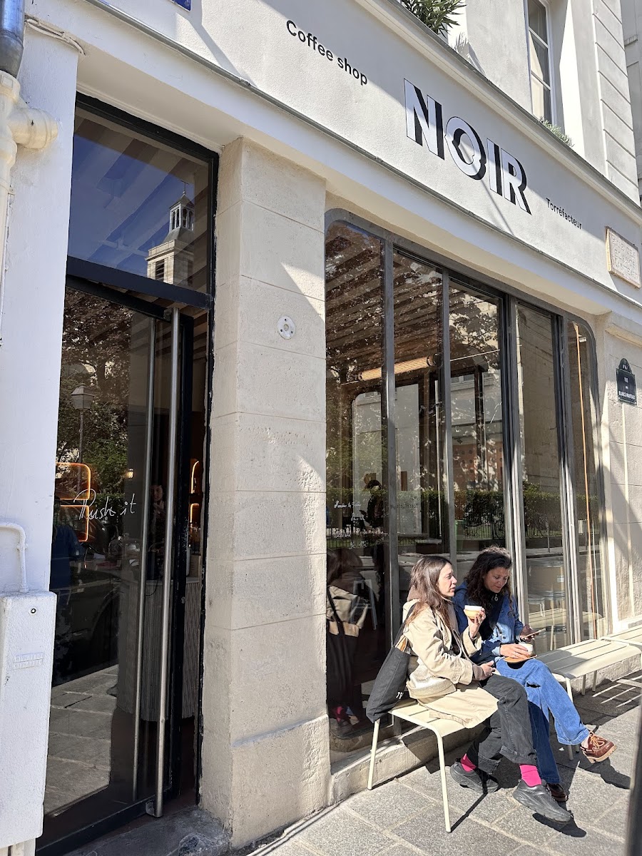 Noir - Coffee Shop