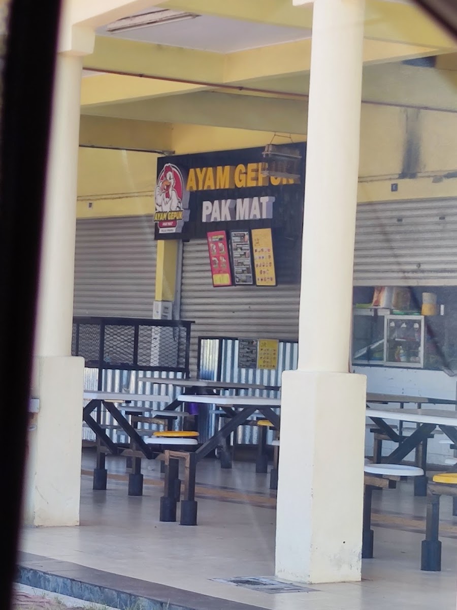 Ayam Gepuk Pak Mat Photo 3