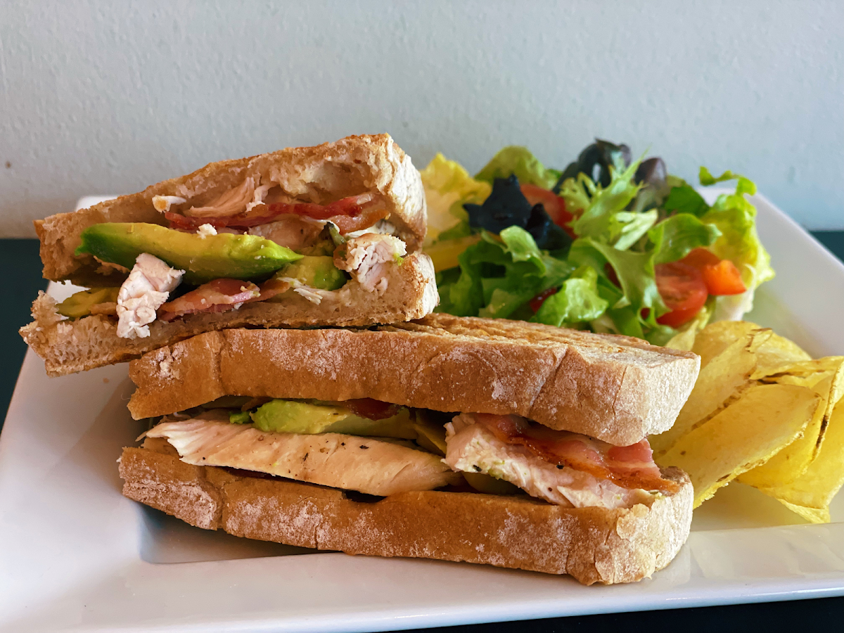 Angelina's Bar And Eatery Photo 4