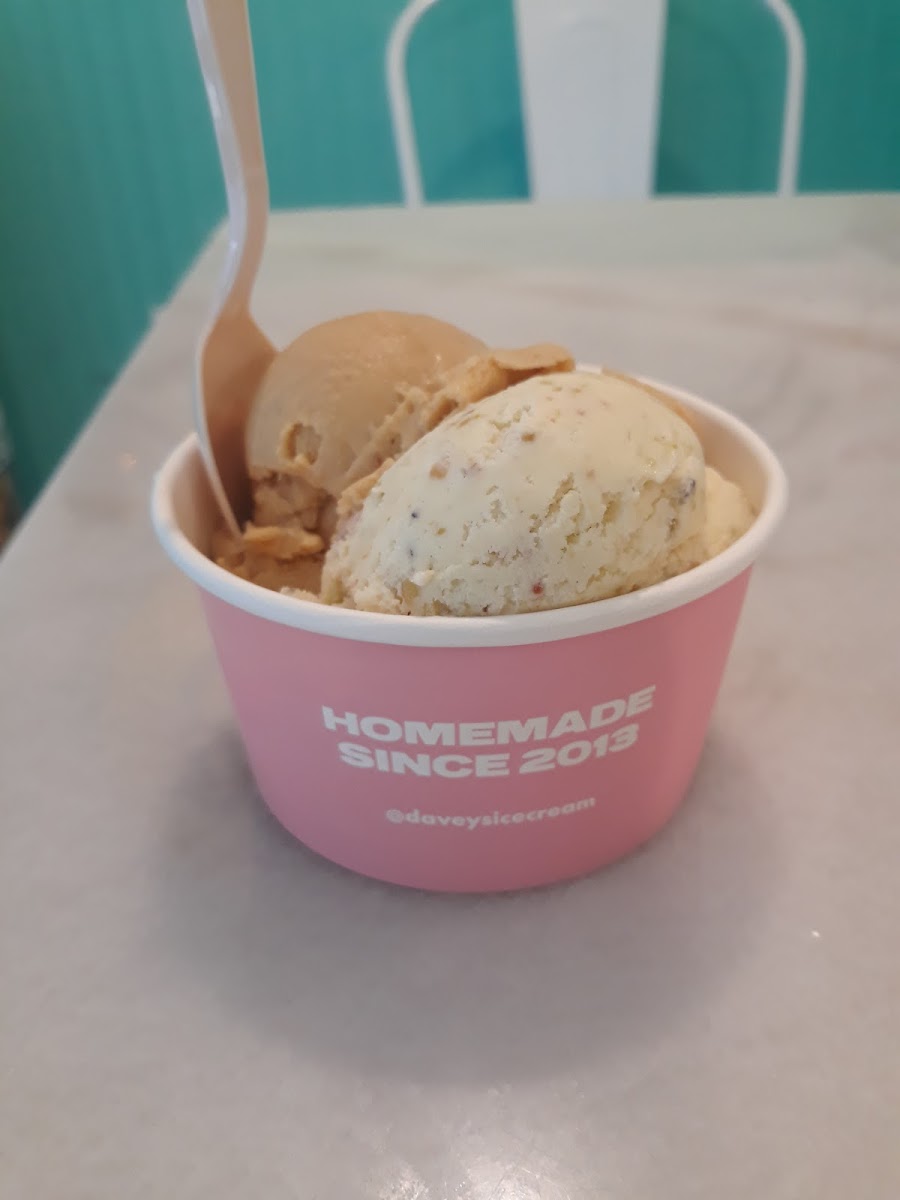 Davey's Ice Cream Photo 6