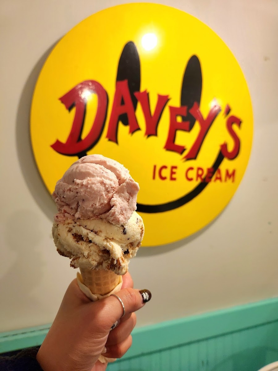 Davey's Ice Cream Photo 8