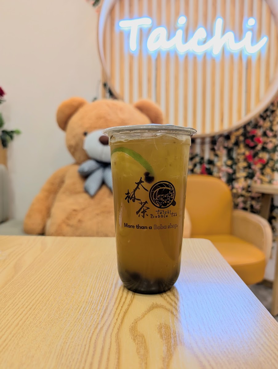 Taichi Bubble Tea, Ramen and Poke Bowl - Glen Mills Photo 4