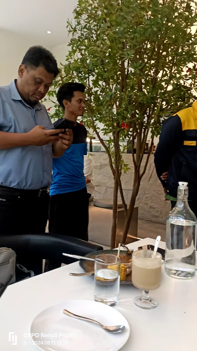 Temp Cafe Photo 2