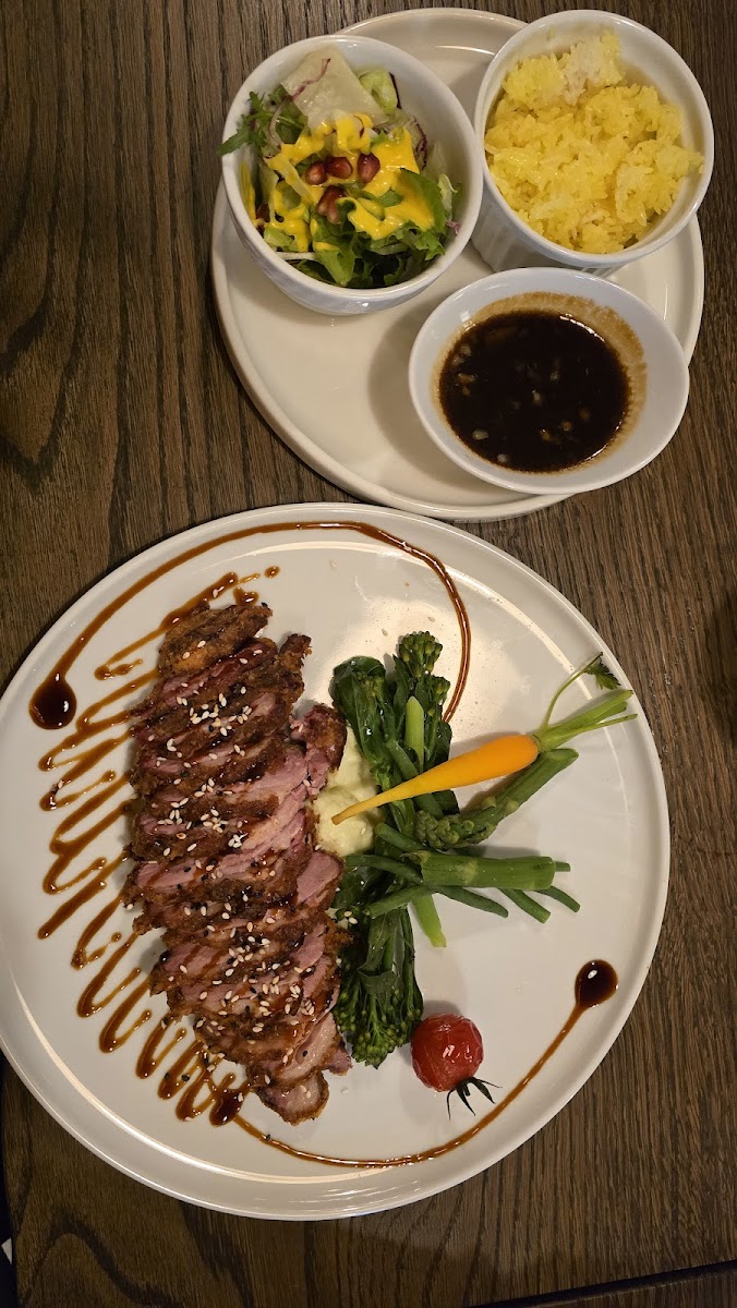 HƯƠNG VIỆT ASIAN FUSION RESTAURANT Photo 5