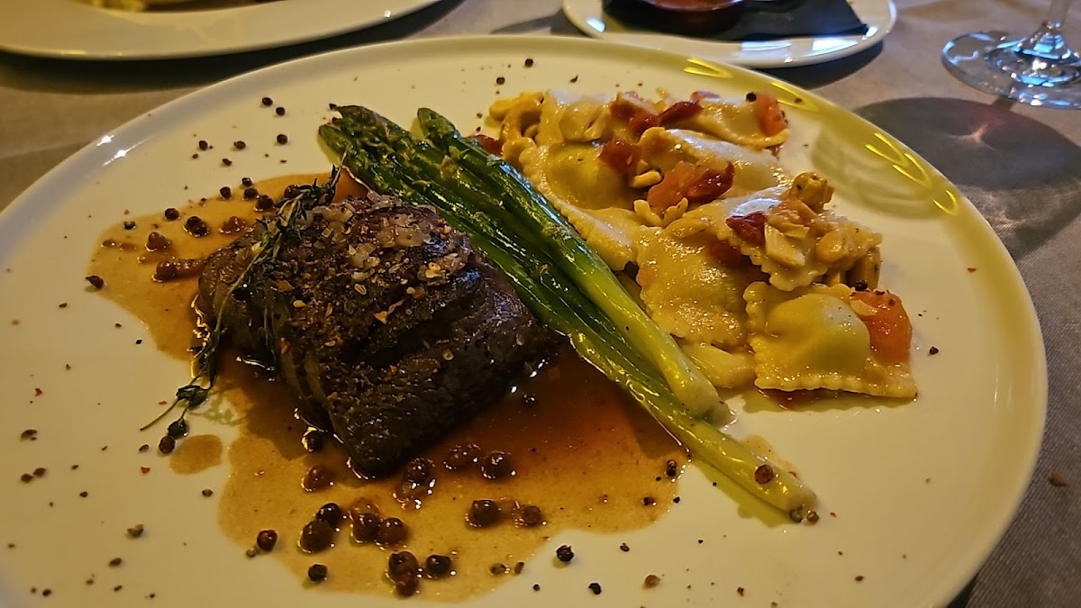 Victoria Restaurant Photo 5