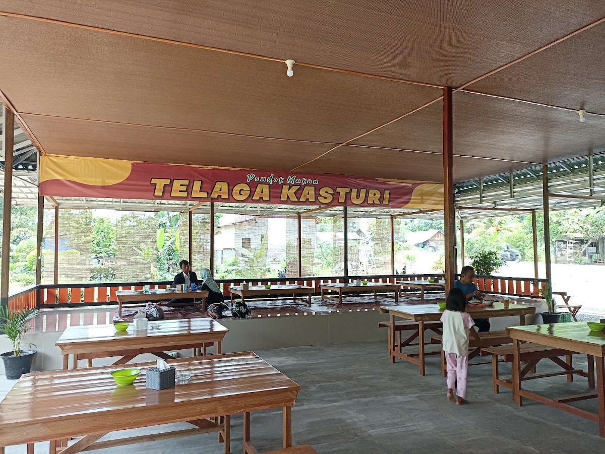 Pondok Makan Telaga Kasturi