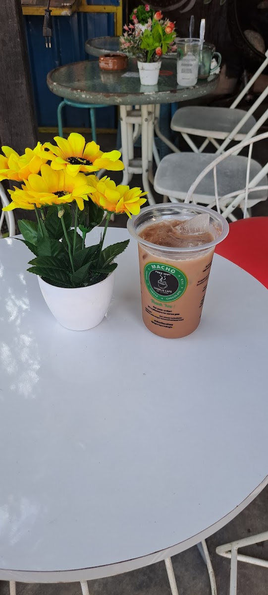 Charlie Cafe Photo 5