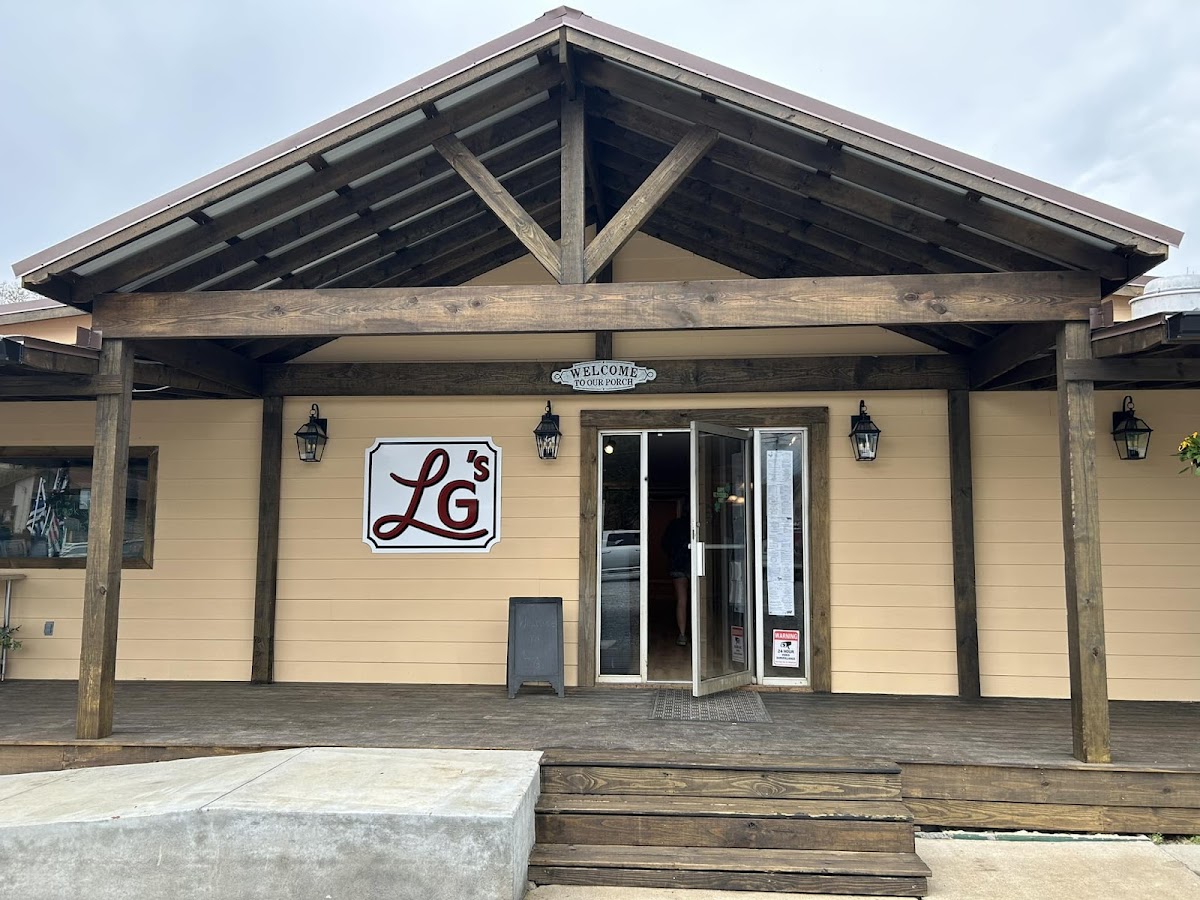 LG's Diner and Bakery Photo 3