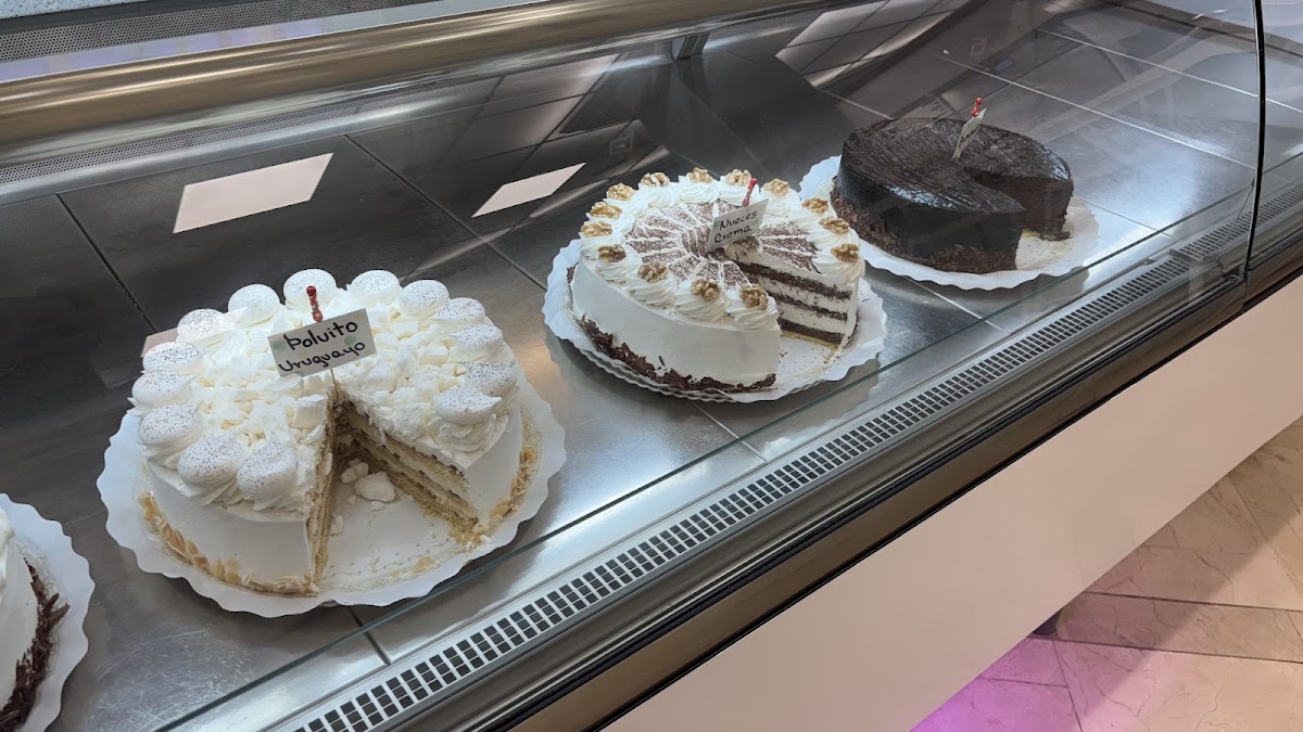 Cafeteria Pasteleria Photo 3