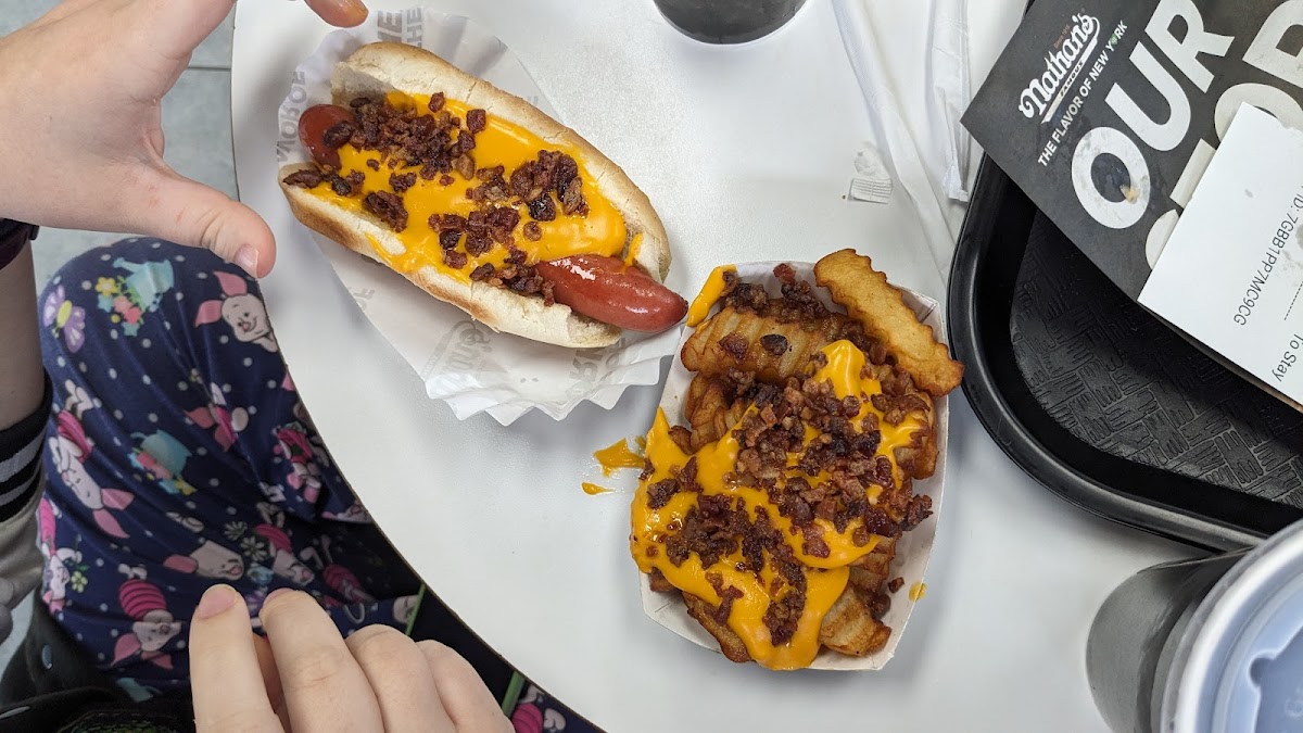 Mr Softee - Nathan's Famous Hot Dogs - Arthur Treachers Photo 6