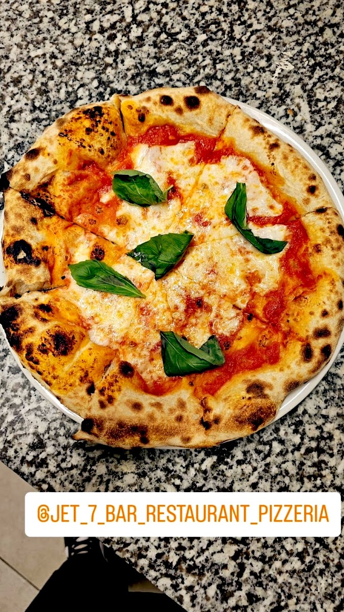Jet 7 bar restaurant pizzeria Photo 9