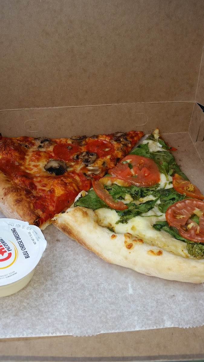 Cam's Pizzeria Photo 6