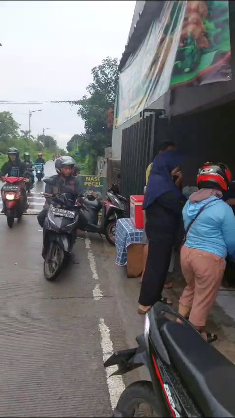 Nasi Pecel Mbak Sari Photo 4