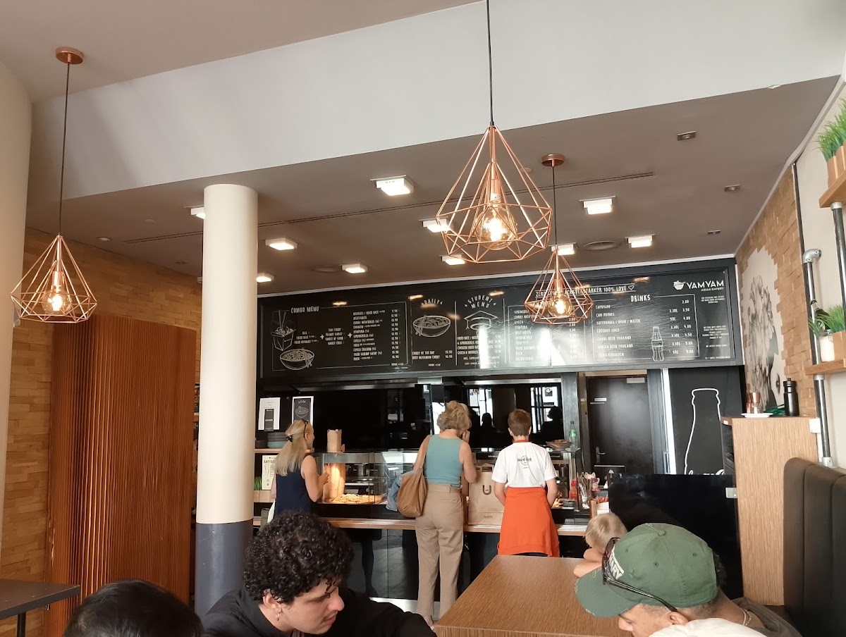Yam Yam - Asian Eatery Photo 4