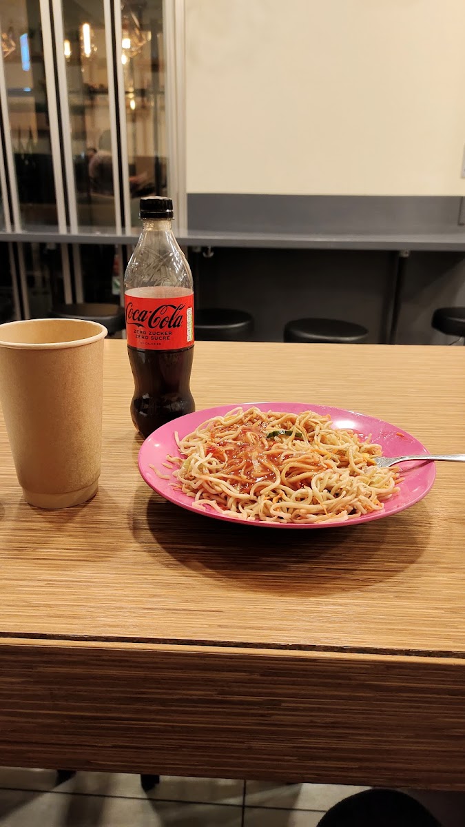 Yam Yam - Asian Eatery Photo 5
