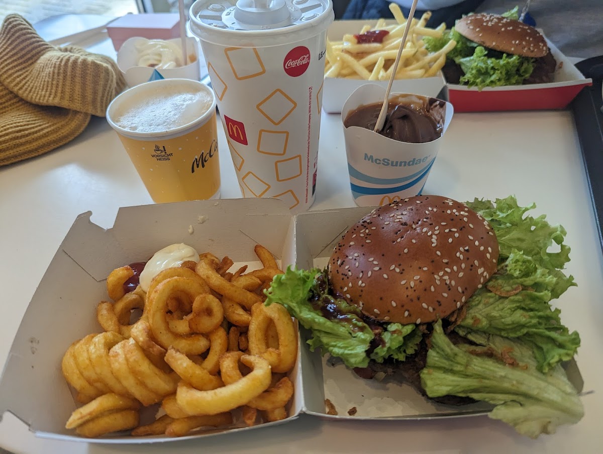 McDonald's Restaurant Photo 3
