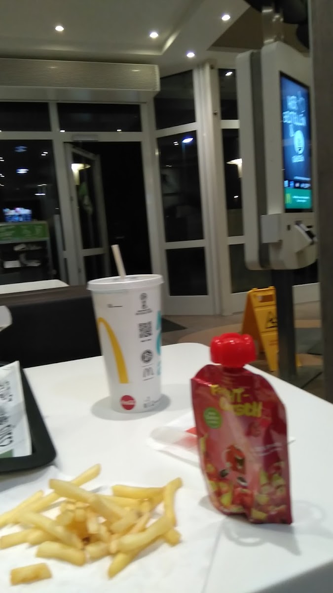 McDonald's Restaurant Photo 8