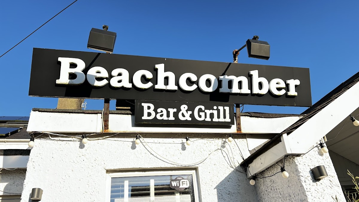 Beachcomber Bar & Grill Photo 4