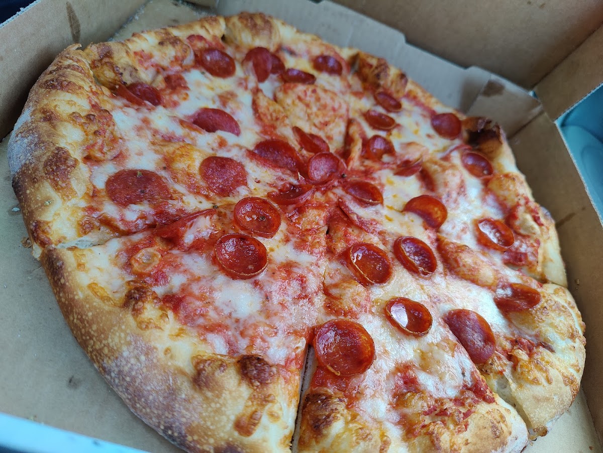 Saroki's Crispy Chicken & Pizza Photo 2