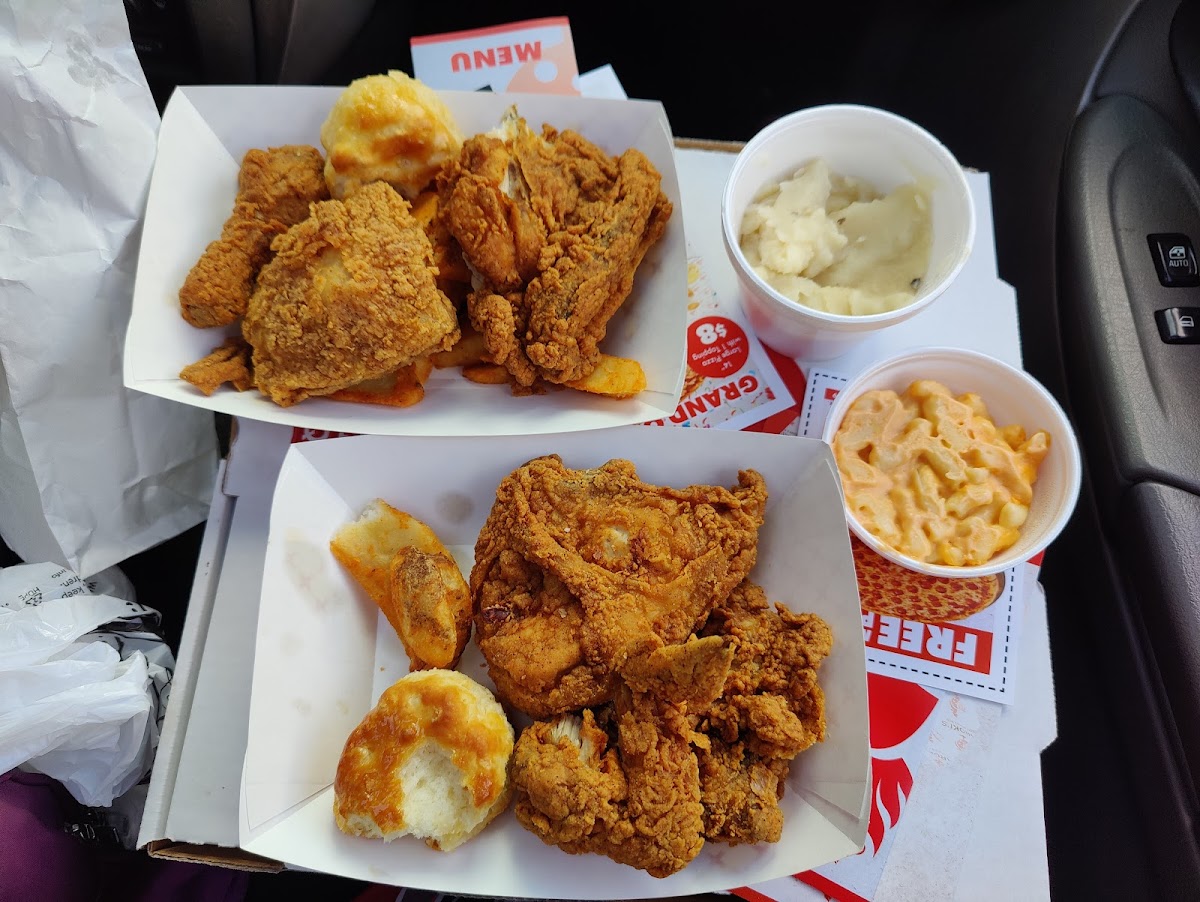 Saroki's Crispy Chicken & Pizza Photo 6