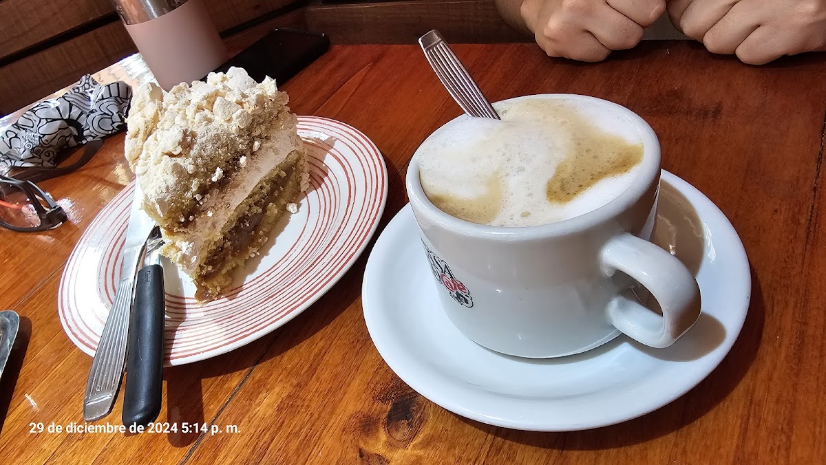 Plaza Café Tigre Photo 4