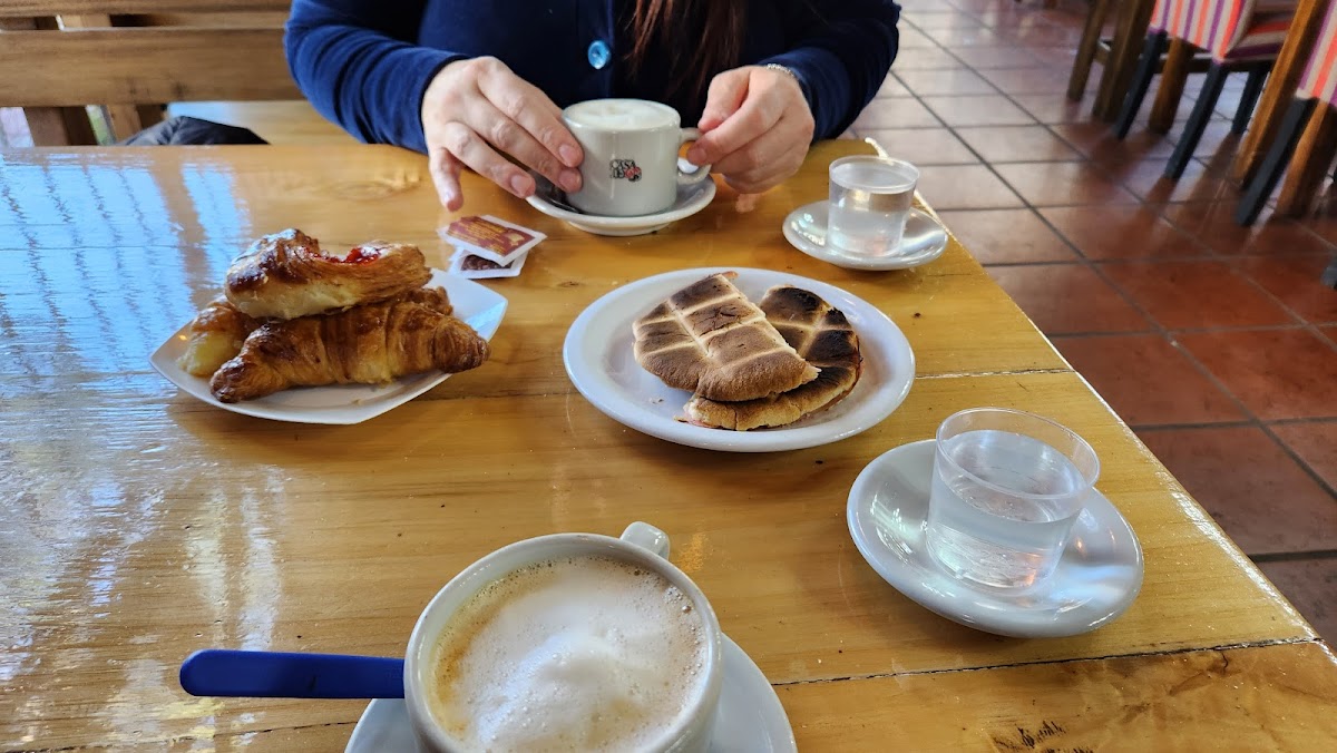 Plaza Café Tigre Photo 6