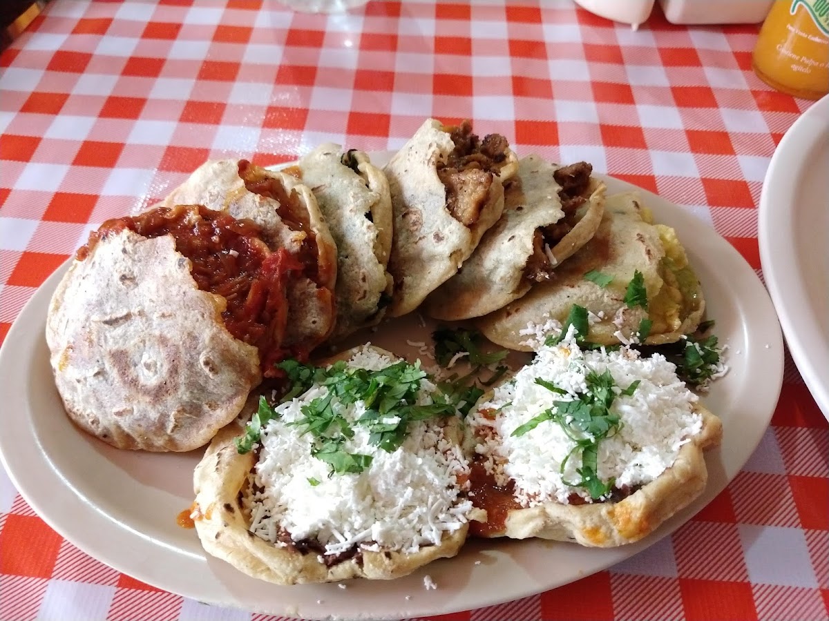 Enchiladas Y Gorditas 'La Divina Providencia' Photo 6