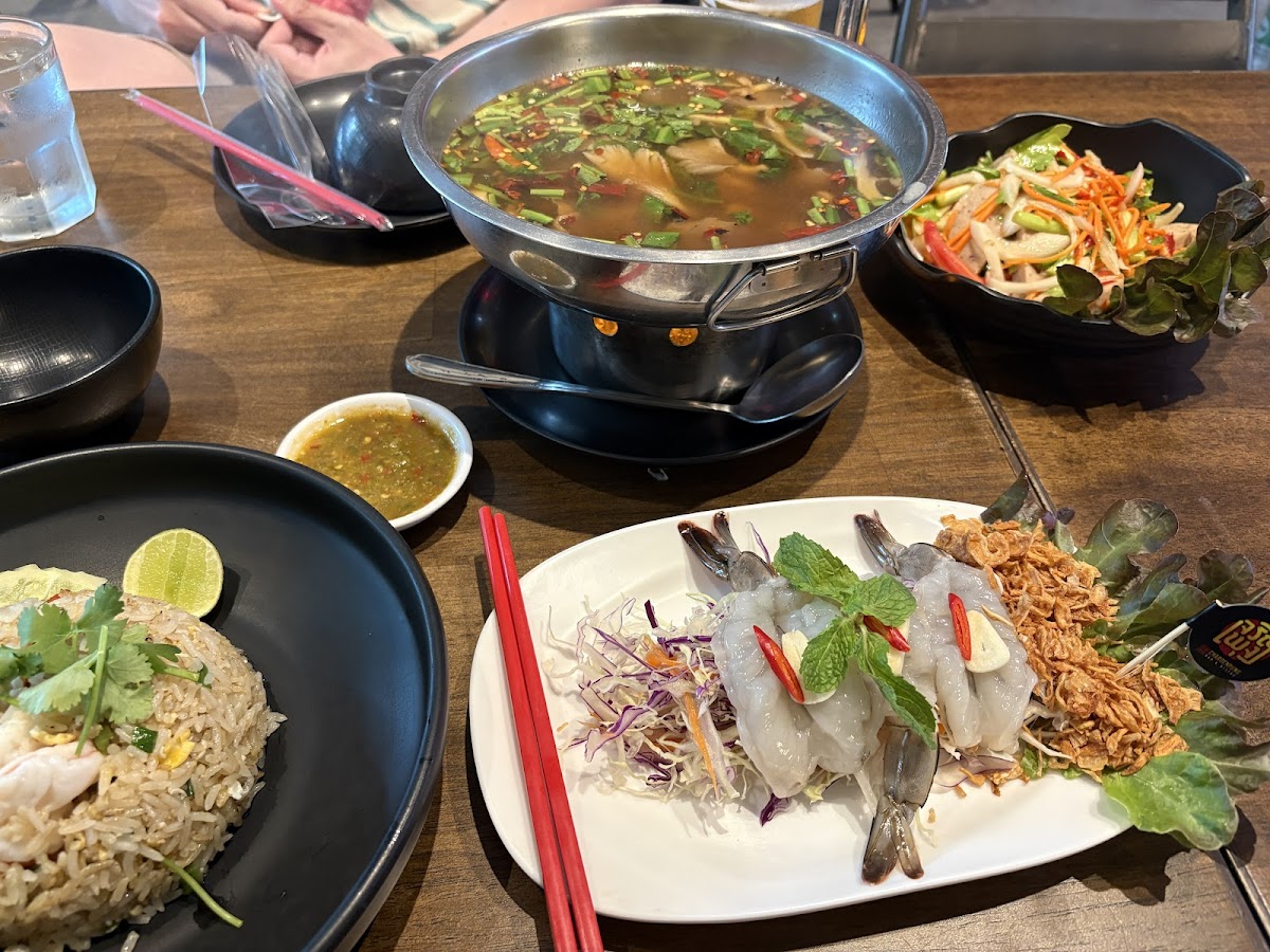 ร้านเจริญพุง Bar&Bistro Photo 4
