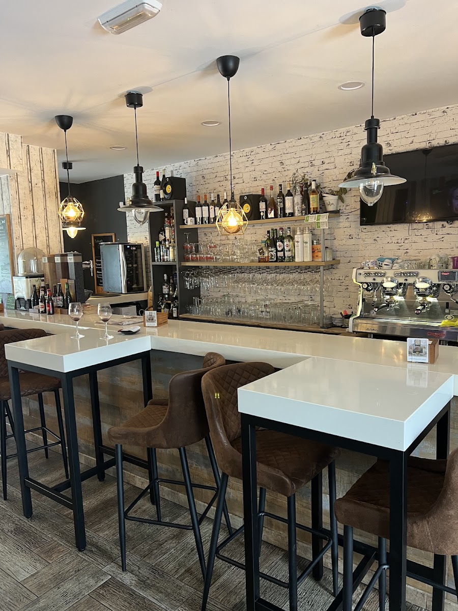 Km101 Gourmet Corner