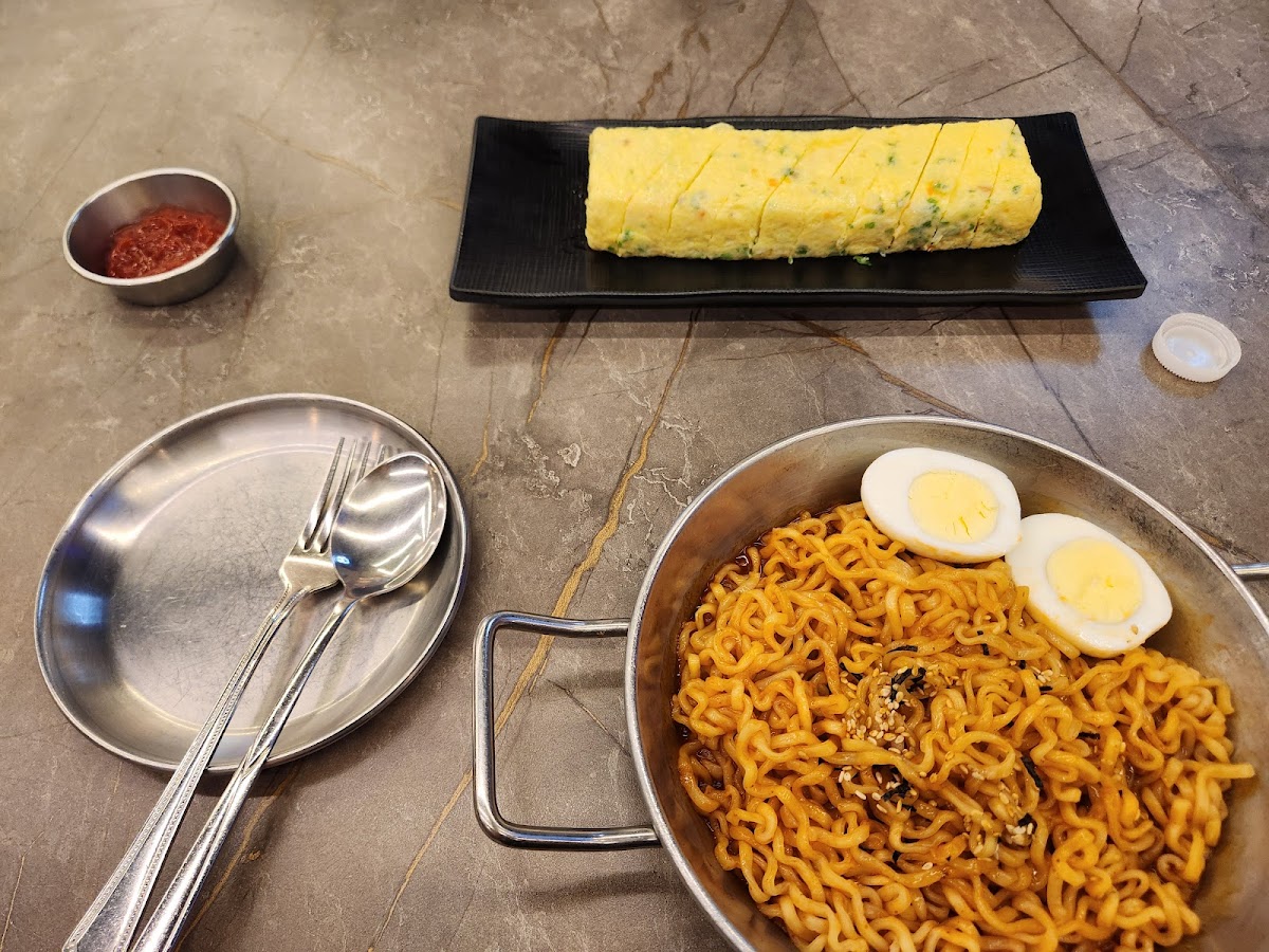 Chosun Chicken - Marina Mall Photo 10