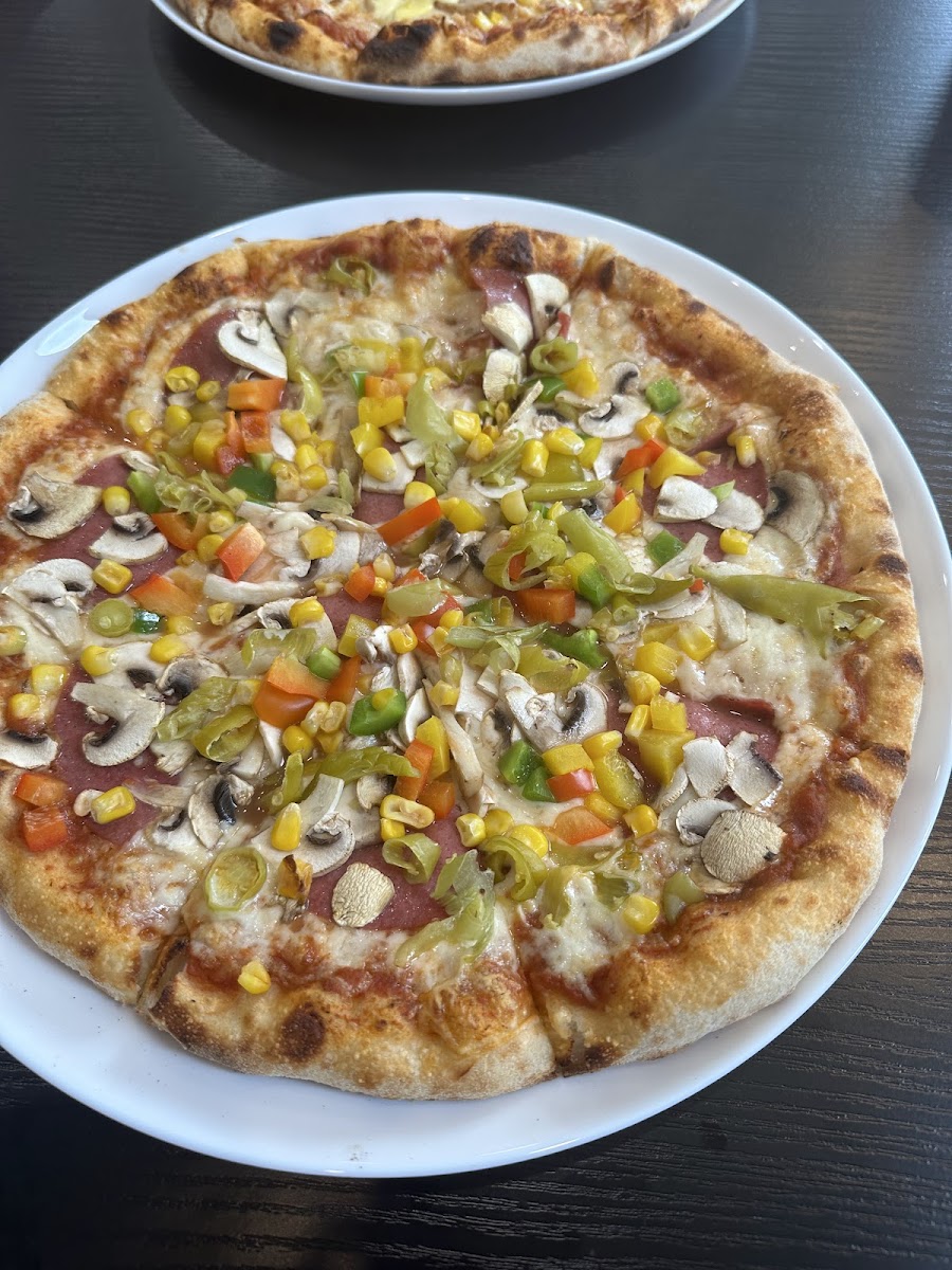 Lala's Pizza Photo 4