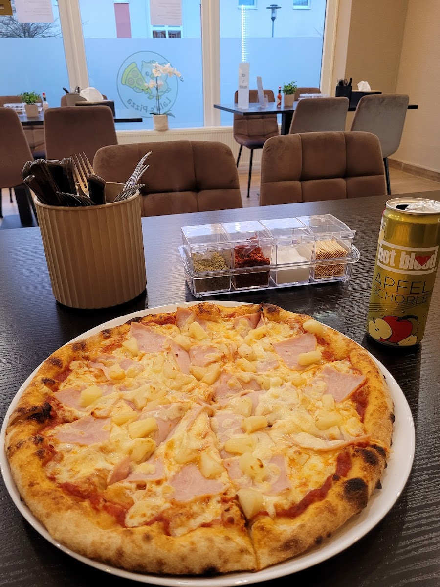 Lala's Pizza Photo 9