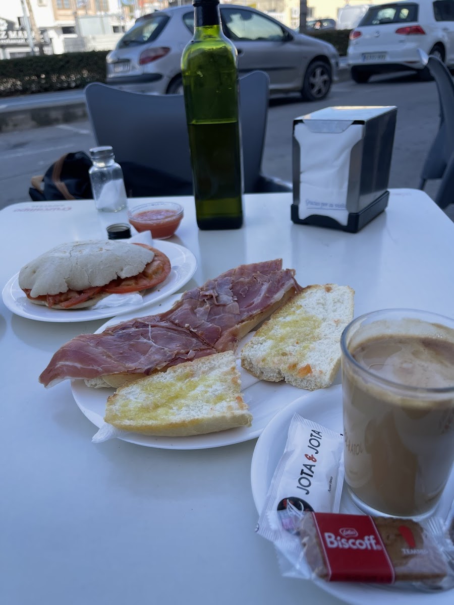 Café Bar Chani Photo 8