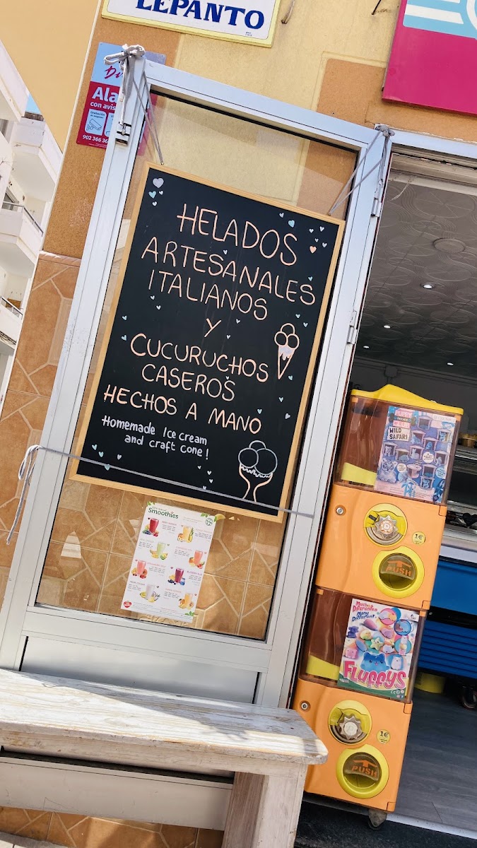 La Cremeria Heladeria Artesanal Photo Menu 9