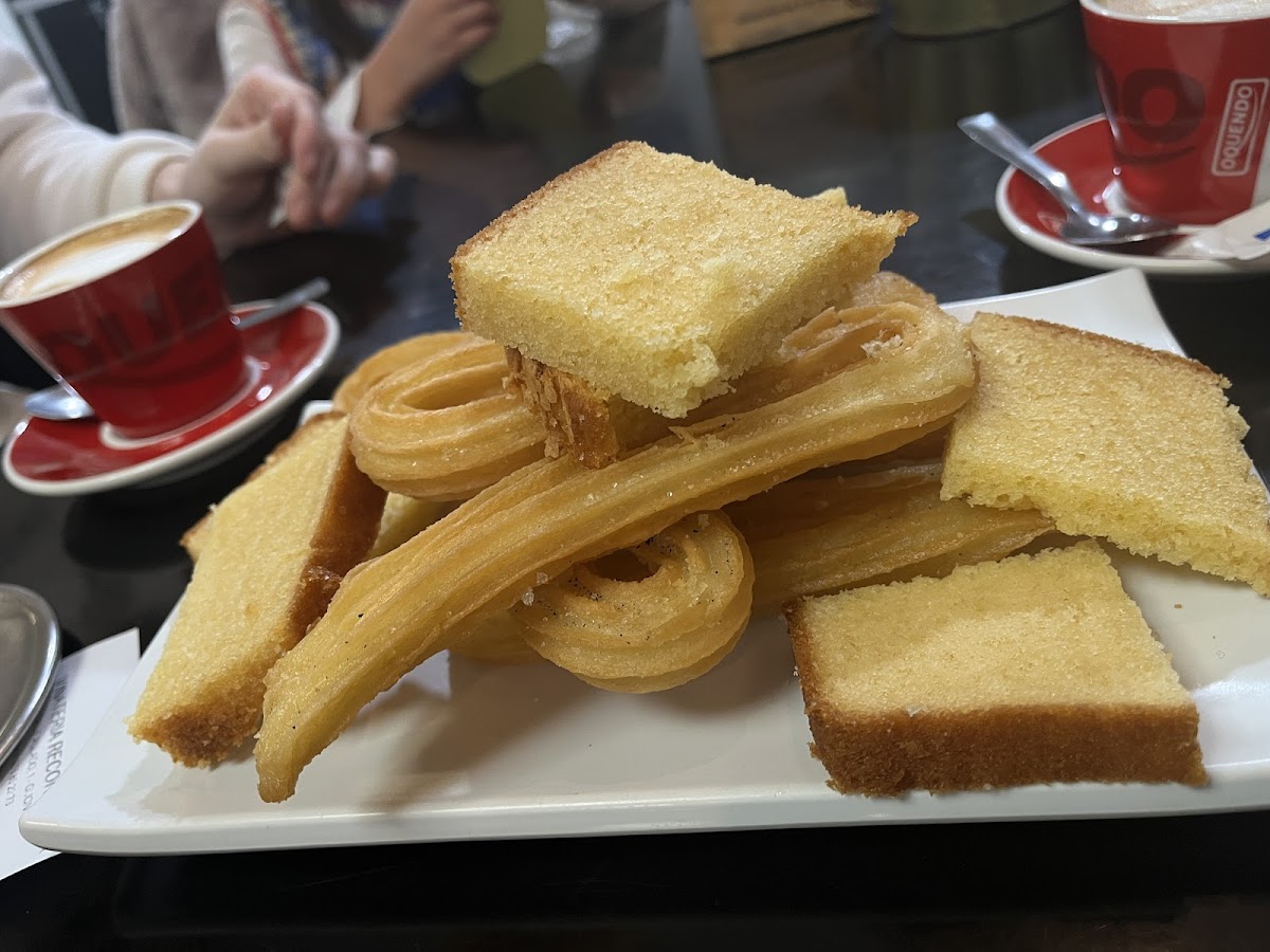 Café Vinatería Reconquista Photo 3