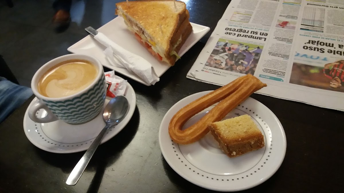 Café Vinatería Reconquista Photo 8